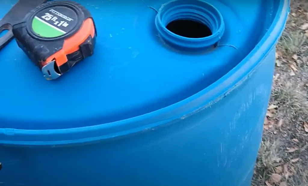 How do you make a planter out of a plastic barrel?