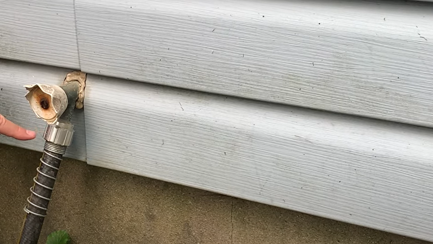 How to Remove a Stuck Garden Hose From Spigot? GardenProfy