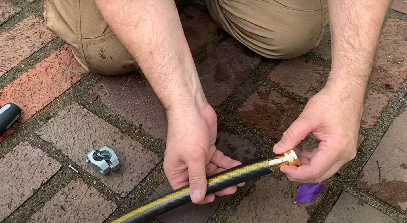 How to Remove a Stuck Garden Hose From Spigot? GardenProfy