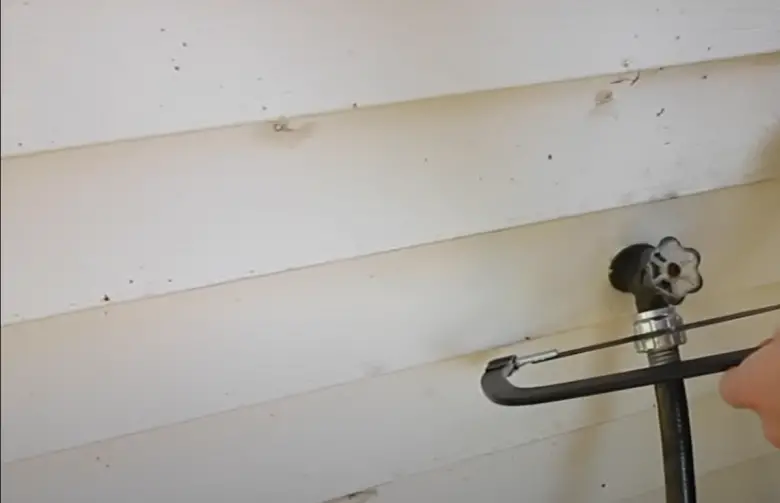 How to Remove a Stuck Garden Hose From Spigot? GardenProfy