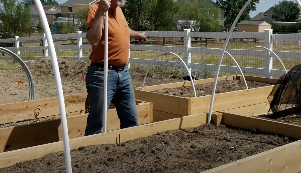 How Do You Make a Wire Hoop for a Garden?