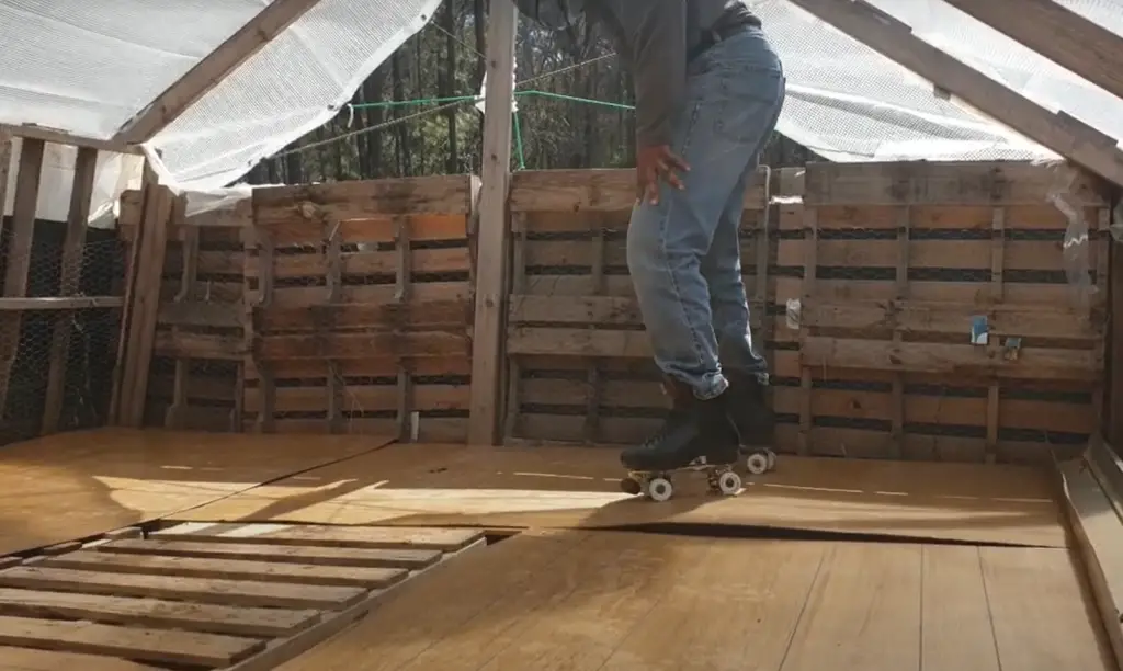 Portable roller skating floor