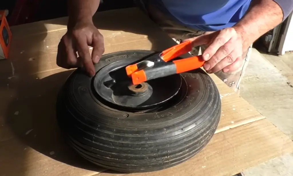 How much should I inflate a wheelbarrow tire?
