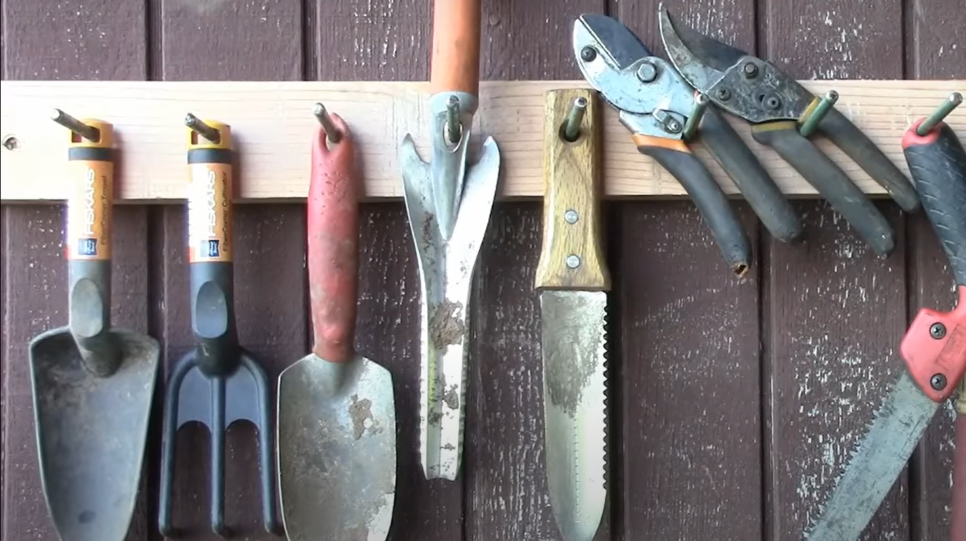 How to Pack Garden Tools for Moving? GardenProfy