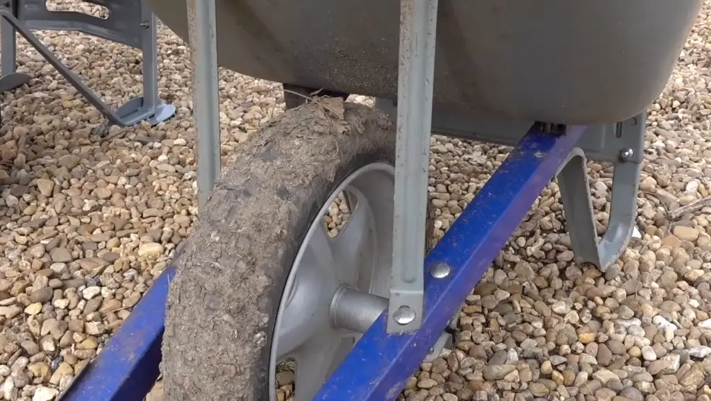 Steel Wheelbarrow Advantages