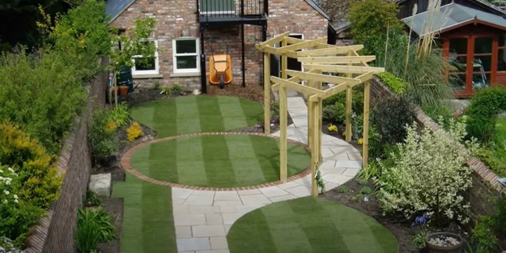 How do you structure an English garden?