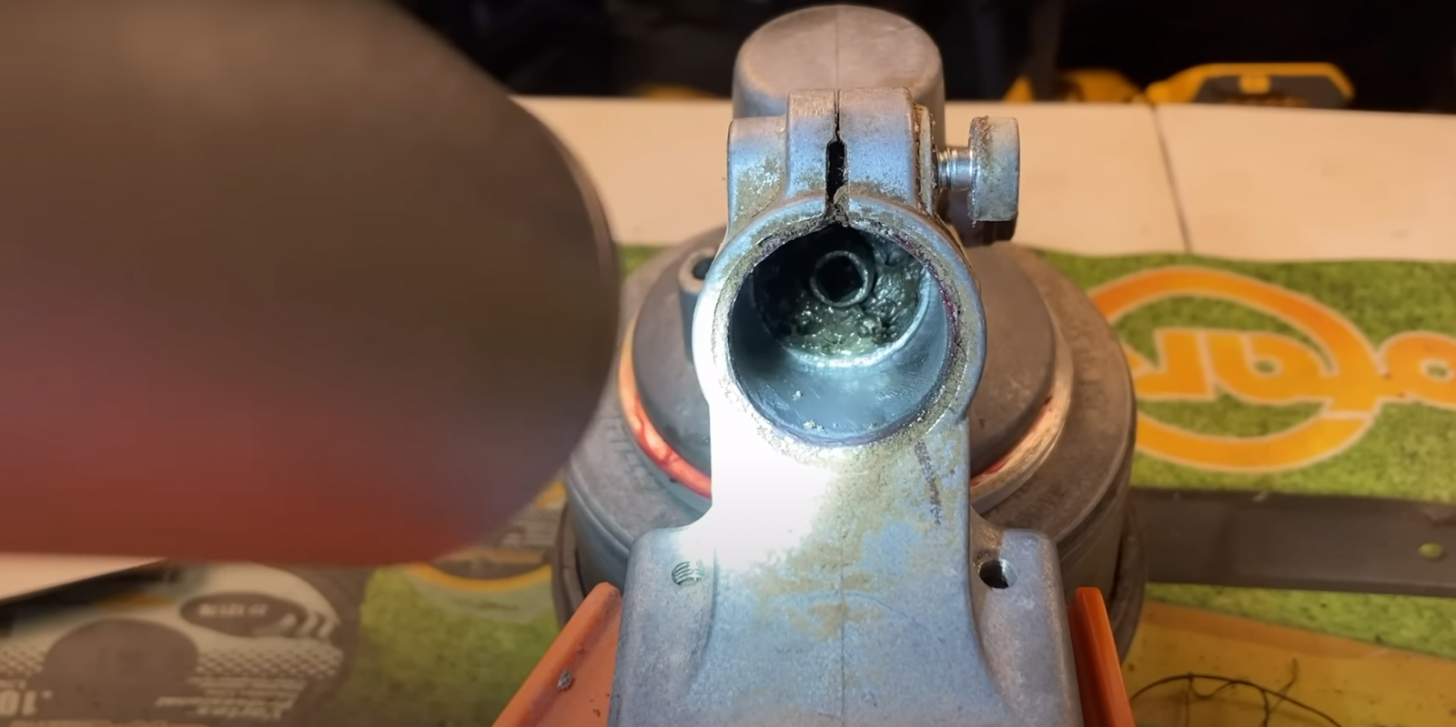 Stihl Trimmer Head Won’t Come Off How to Fix? GardenProfy