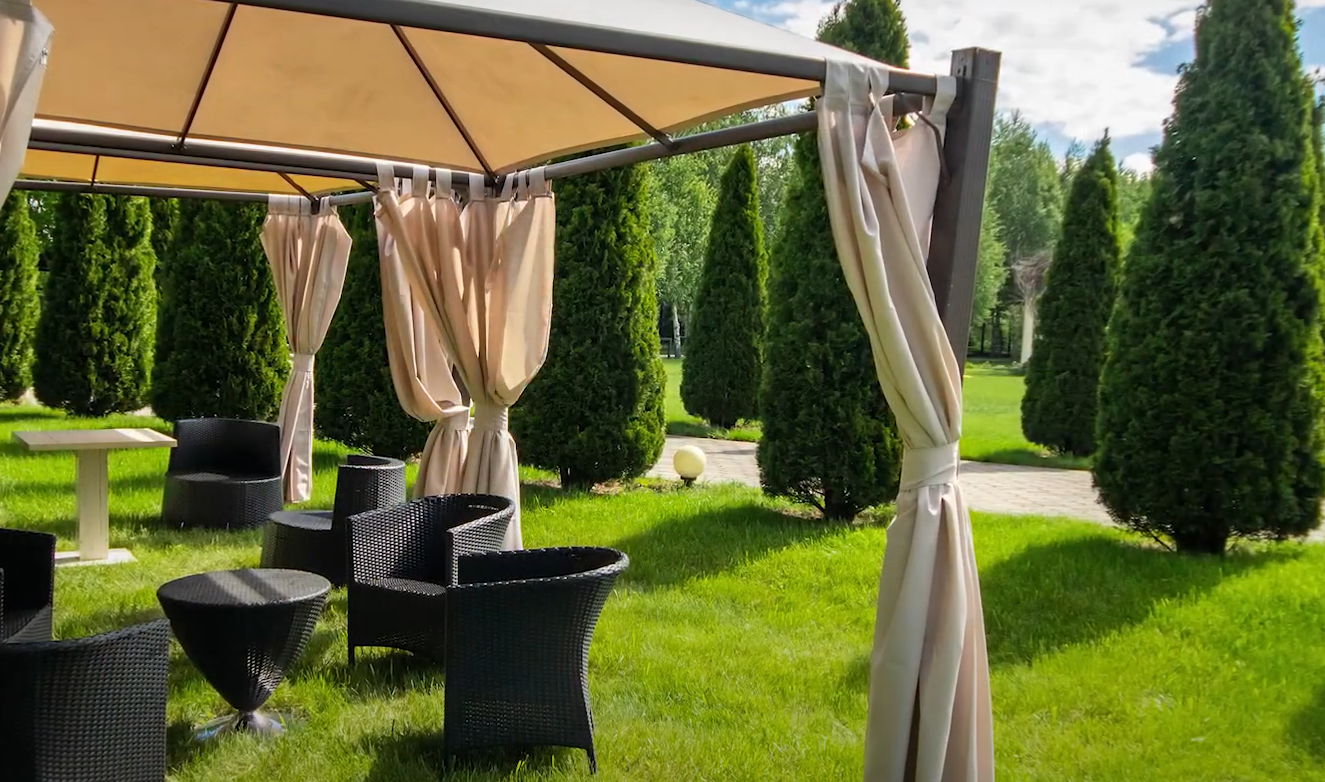 Gazebo vs. Canopy What’s the Difference? GardenProfy