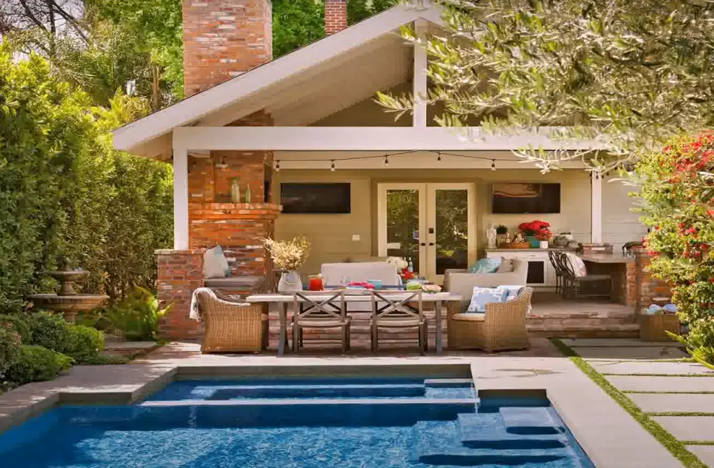 Attached Gazebo And Porch With Hot Tub