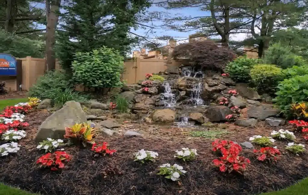 Landscaping Ideas With Rocks and Mulch