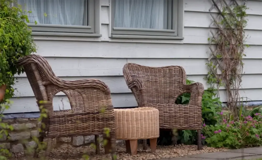 Types of garden furniture